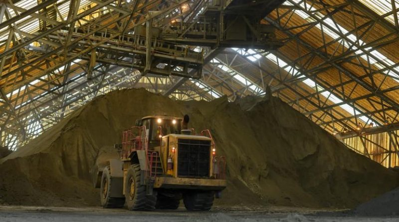 BUMN Holding Industri Pertambangan MIND ID atau Mining Industry Indonesia mengemban amanah sebagai induk perusahaan pertambangan milik negara untuk memaksimalkan hilirisasi industri pertambangan Indonesia. Melalui sepak terjang anggota perusahaannya, MIND ID menjadi yang terdepan dalam melakukan upaya hilirisasi industri pertambangan.