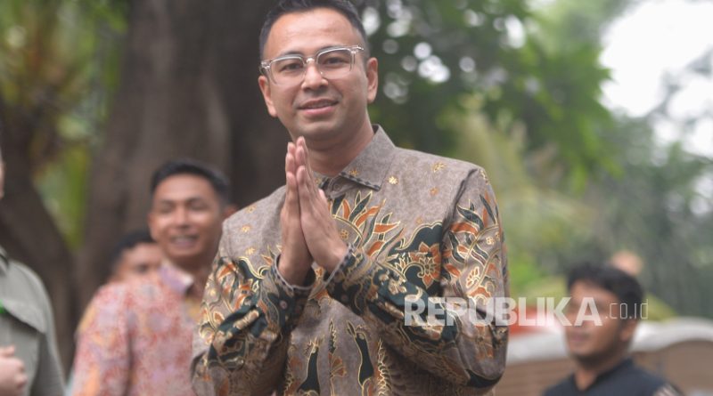 Artis Raffi Ahmad tiba di kediaman Presiden Terpilih Prabowo Subianto, Kertanegara, Jakarta Selatan, Selasa (15/10/2024).