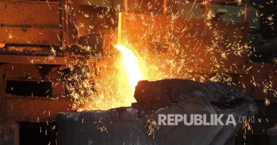 Proses pembakaran bijih nikel (ilustrasi)