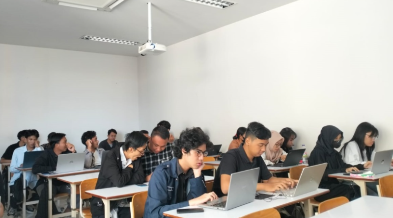 Dalam rangka meningkatkan kapasitas mahasiswa menghadapi dunia kerja berbasis teknologi, Universitas BSI (Bina Sarana Informatika) sebagai Kampus Digital Kreatif telah merancang kurikulum yang menitikberatkan pada penguasaan keterampilan digital.