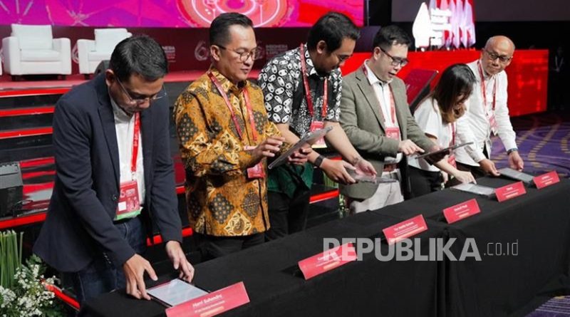 Privy, penyedia layanan digital trust, menunjukkan komitmennya untuk memperkuat keamanan, transparansi, dan keberlanjutan pada industri fintech peer to peer lending di Indonesia. Komitmen itu tertuang dalam sebuah pakta integritas yang disepakati bersama dengan Asosiasi Fintech Indonesia (AFTECH) dan Asosiasi Fintech Pendanaan Bersama Indonesia (AFPI)