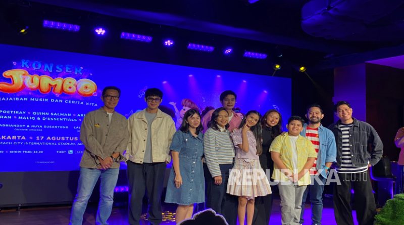 Para pemain dan tim produksi konser Konser Jumbo: Keajaiban Musik dan Cerita Kita dalam konferensi pers di The Club Jakarta, Rabu (25/6/2025).