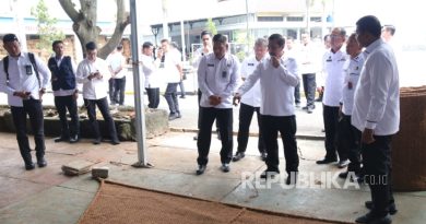 Menteri Imigrasi dan Pemasyarakatan RI, Agus Andrianto, baru baru ini meninjau Ruangan Kegiatan Kerja Lapas Kelas IIA Garut, Jawa Barat, dan menyaksikan langsung produk-produk unggulan karya warga binaan yang telah menembus pasar internasional pada Rabu (16/7/2025)..