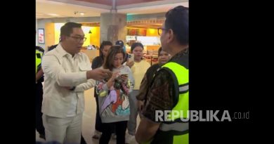 Ridwan Kamil kesal gara-gara pesawat jurusan Denpasar-Jakarta delay.