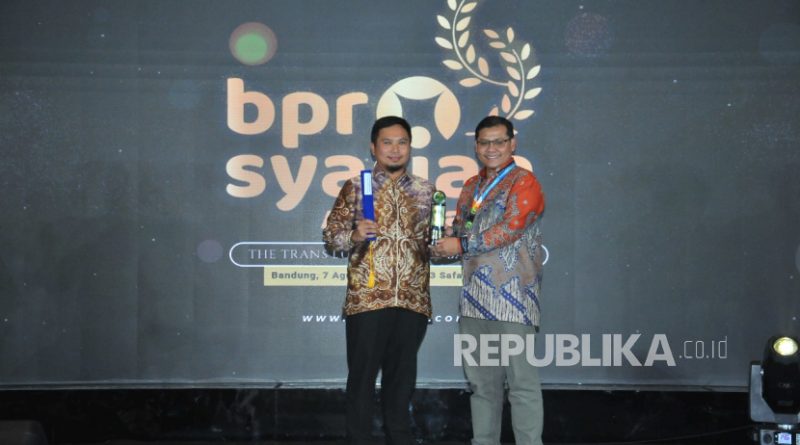Himpunan Bank Perekonomian Rakyat Syariah Indonesia (HIMBARSI) menggelar ajang penghargaan BPR Syariah Award atau BPRS Award