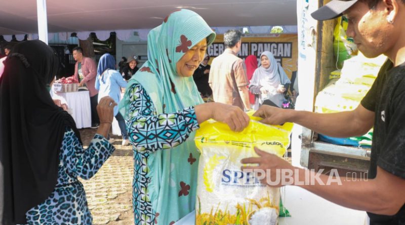 Perum BULOG Kanwil Jabar menggelar Gerakan Pangan Murah (GPM) serentak, Sabtu (30/8/2025)