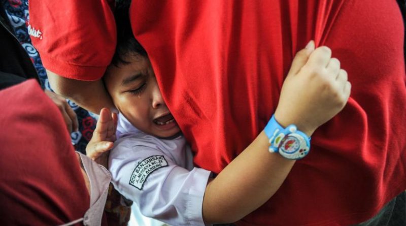 Anak menangis di sekolah (ilustrasi). Tidak ada tolok ukur baku seperti satu pekan atau satu bulan untuk menyatakan anak cocok atau tidak dengan suatu sekolah.