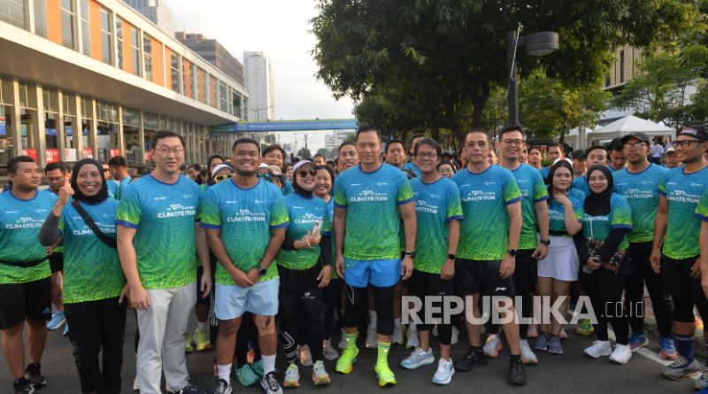 Menteri Koordinator Bidang Infrastruktur dan Pembangunan Kewilayahan Agus Harimurti Yudhoyono ikut dalam ajang ESGnow Movement Climate Run yang diselenggarakan Republika pada Ahad (28/9/2025) pagi WIB di Jakarta.