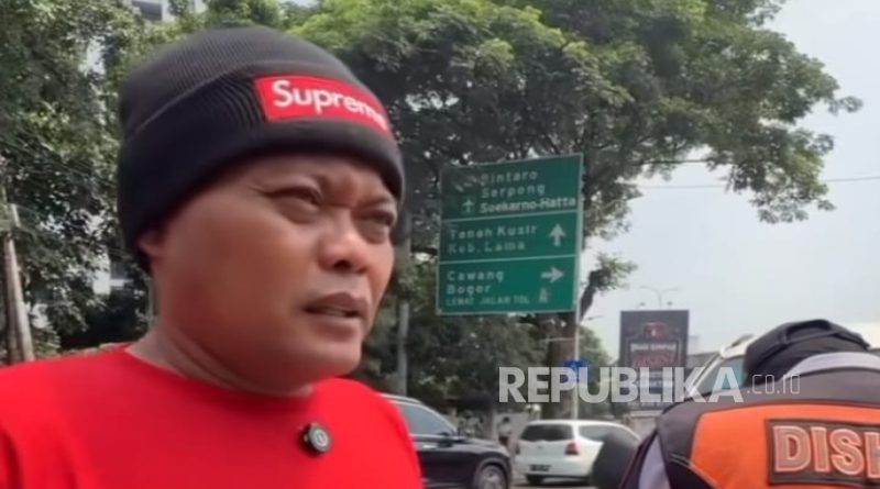 Komedian Sule mendapatkan tilang dari petugas Dinas Perhubungan (Dishub) Provinsi Jakarta pada Kamis (25/9/2025).