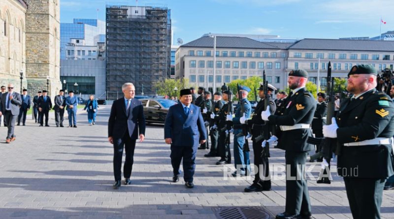 Presiden RI Jenderal (Purn) Prabowo Subianto disambut Perdana Menteri (PM) Kanada Mark Carney di West Block, Parliament Hill, Ottawa, Rabu (24/9/2025).