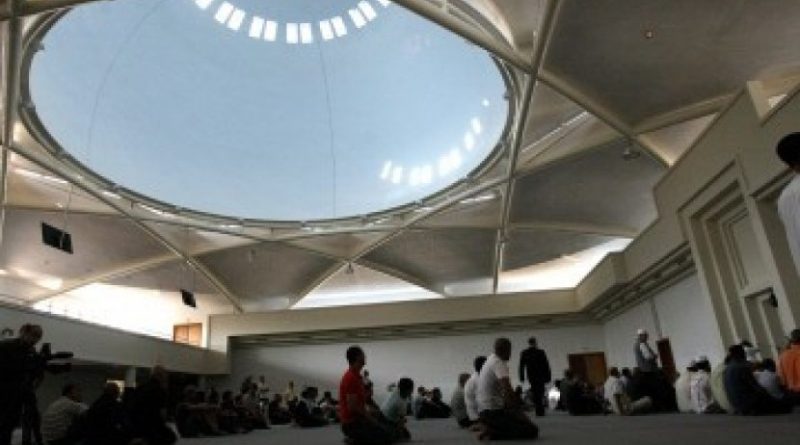 Jamaah di Masjid Prancis (ilustrasi)