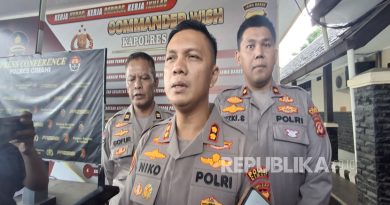 Kapolres Cimahi AKBP Niko Nurallah Adi Putra (tengah) Didampingi Wakapolres Cimahi Kompol Rizki Syawaludin Akbar (kanan) dan Kasi Humas Polres Cimahi, Iptu Gofur Supangkat (kiri).