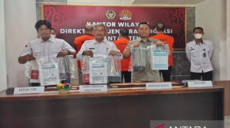 Kanwil Imigrasi Kalteng amankan tiga WNA diduga langgar keimigrasian.