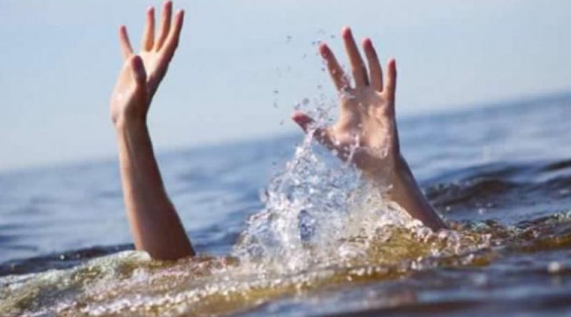 Ilustrasi tenggelam. Enam mahasiswa UIN Walisongo dilaporkan tenggelam, tiga meninggal dunia, tiga masih dalam pencarian.