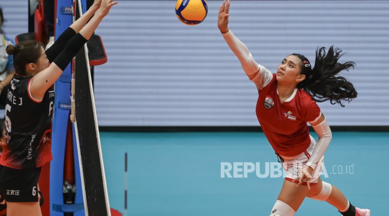 Pebola voli Indonesia Yolla Yuliana (kanan)