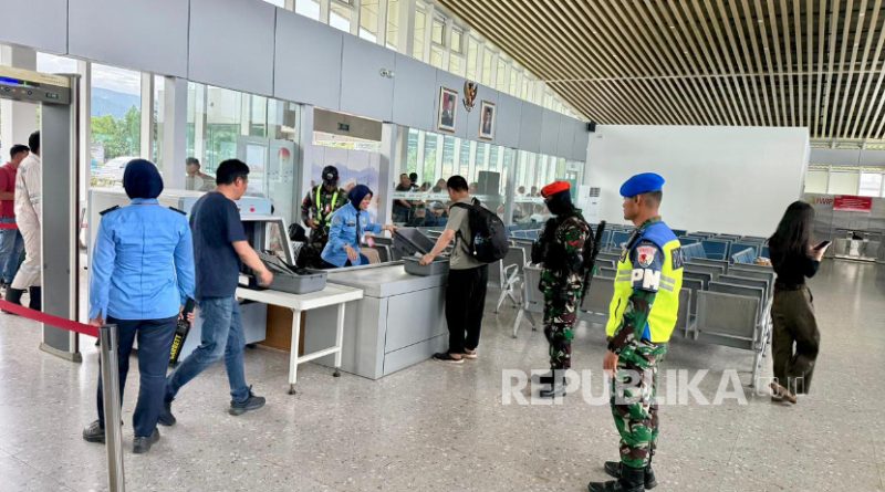 Aktivitas di Bandara Khusus IWIP, Weda Bay, Kabupaten Halmahera Tengah, Provinsi Maluku Utara. (ilustrasi)