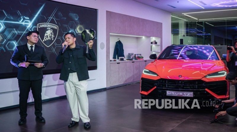 Konferensi pers kolaborasi Lamborghini dengan Metro Padel, bagian dari Metro Tennis Terminal, melalui lelang amal raket eksklusif Babolat x Lamborghini di Jakarta, akhir bulan lalu.