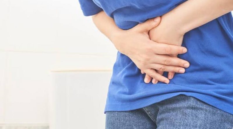 Wanita memgalami kanker kandung kemih (ilustrasi).  Virus BK Polyomavirus (BKPyV) menginfeksi sekitar 95 persen orang saat masa kanak-kanak dengan gejala ringan seperti flu, lalu menjadi laten (tidur) di ginjal dan saluran kemih seumur hidup, namun bisa aktif kembali (reaktivasi) saat sistem imun melemah.