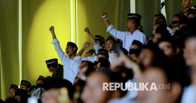 Ribuan Nahdliyin Ikuti Peringatan Harlah ke-100 NU di Istora, Presiden Prabowo Batal Hadir