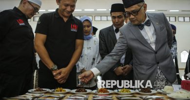 Menteri Haji dan Umrah Cicipi Makanan Siap Saji untuk Jamaah Haji Indonesia