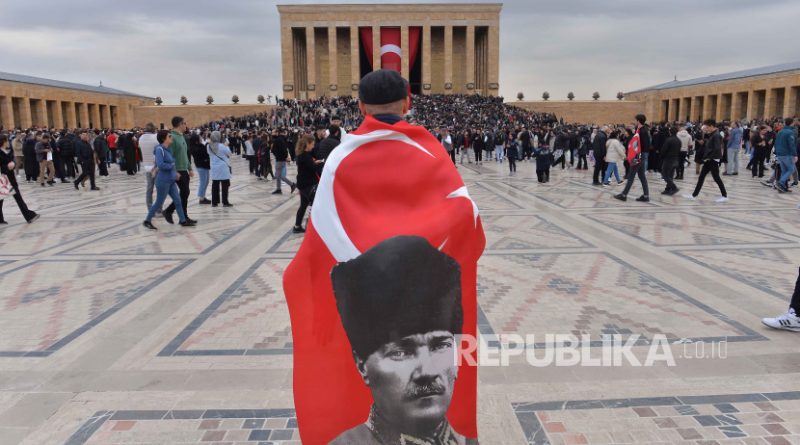 Mustafa Kemal Atatürk dan Mitos Azab Instan: Catatan dari Sebuah Kunjungan
