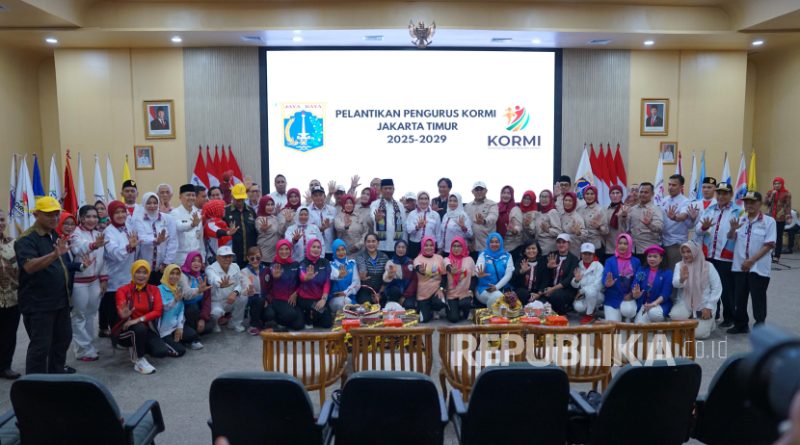 Pengukuhan pengurus yang digawangi Supomo tersebut dihadiri langsung Wali Kota Jaktim Munjirin dan stakeholder lainnya.