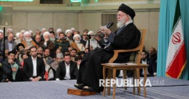 Perjalanan Intelektual Ayatollah Ali Khamanei dan Bidang Ilmu yang Dikuasainya